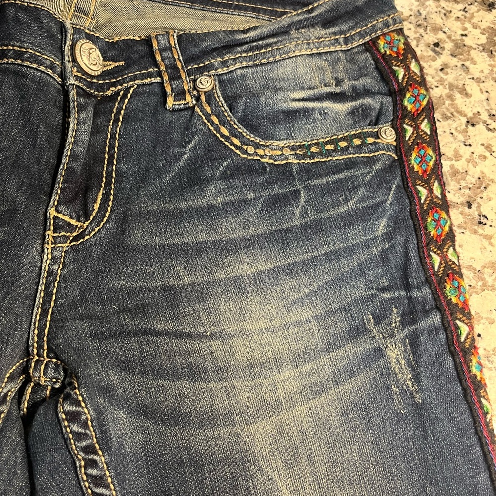 Vibrant Embroidered Skinny Jeans - Blue with Multicolor Details - Picture 4 of 10